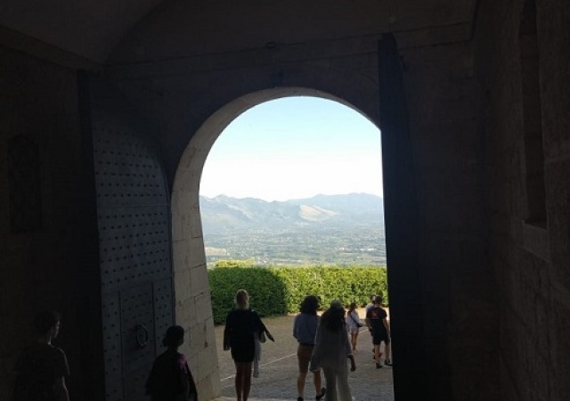 Okno na Italię - brama na Monte Cassino